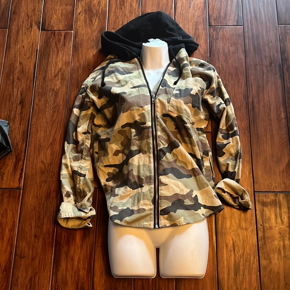 Divided Lightweight Camo Jacket - image 2